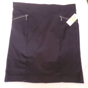 Black miniskirt with zippered pockets modern NWT